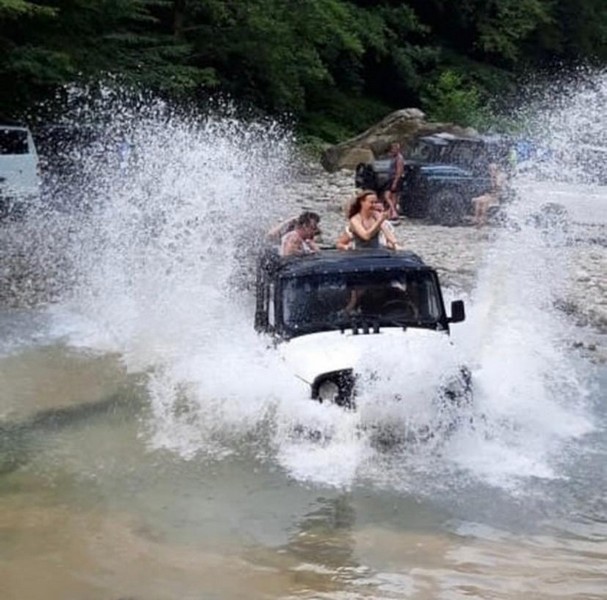 Джипинг на внедорожнике на Тенгинские водопады