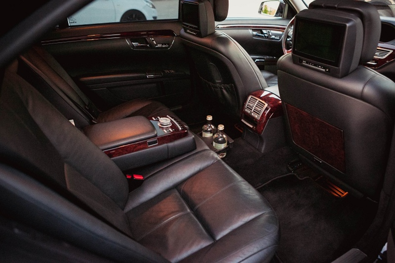 Mercedes Benz E 213