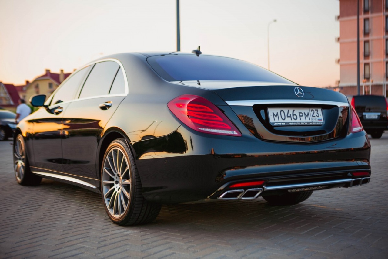 Mercedes Benz E 213