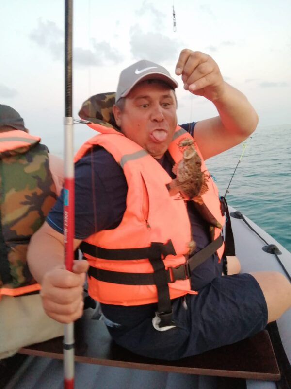 Рыбалка в море с лодки в Лермонтово 1715968769292